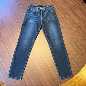 Judy Blue Slim Fit Lightly Distressed